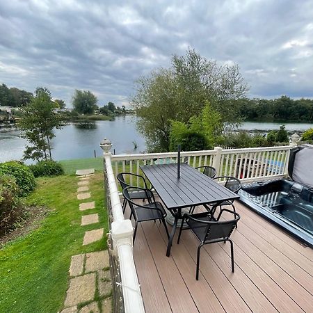 Lakeside Retreat 3 With Hot Tub, Private Fishing Peg Situated At Tattershall Lakes Country Park מראה חיצוני תמונה