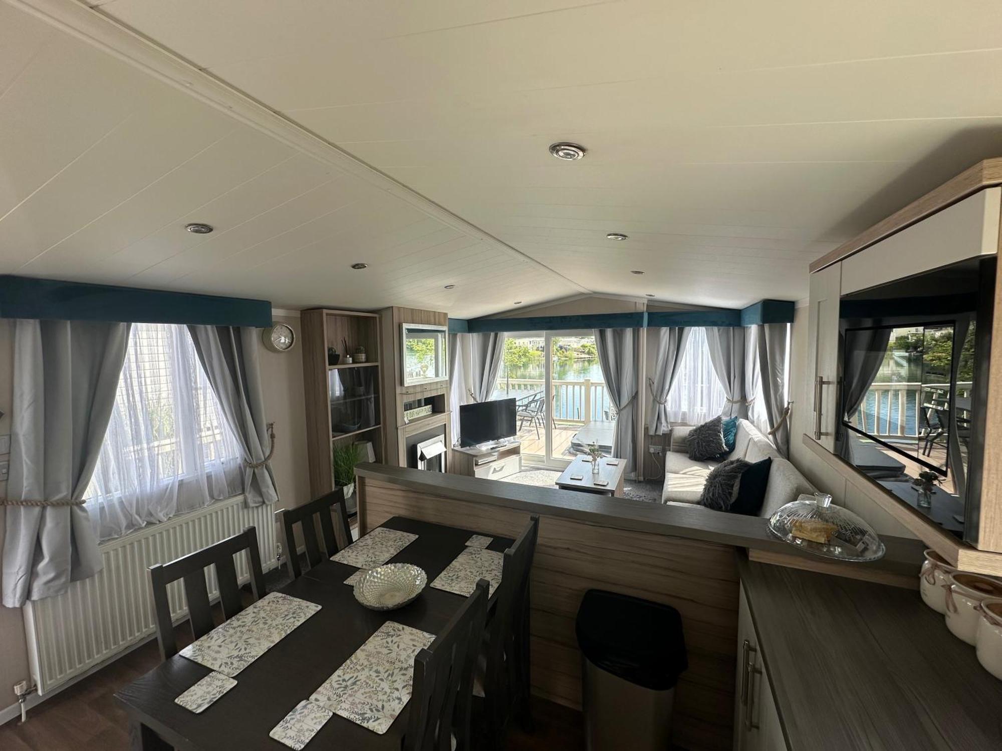 Lakeside Retreat 3 With Hot Tub, Private Fishing Peg Situated At Tattershall Lakes Country Park מראה חיצוני תמונה